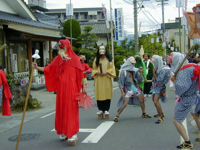 �����q����